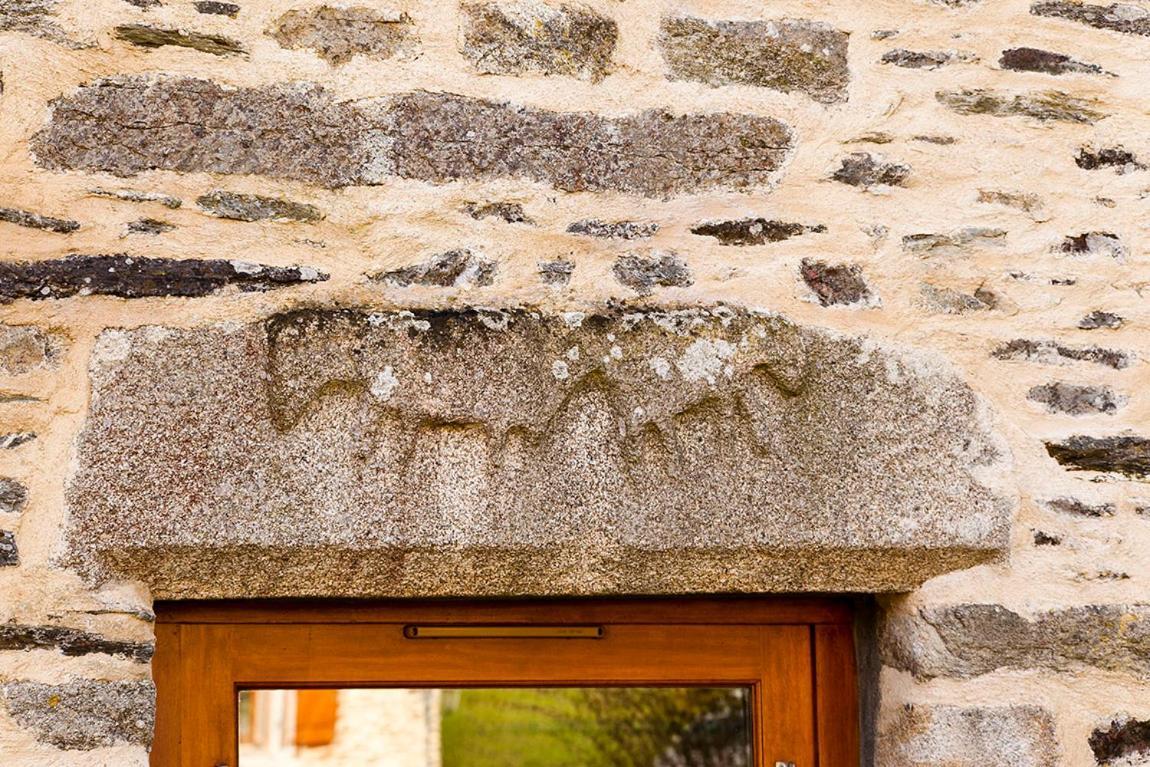Stone Cottage With Modern Cosy Interior Near To Josselin Perfect Retreat For Writers Or Star Gazers Guégon Exterior foto